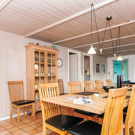 Family Fun By The Sea - By Traum *