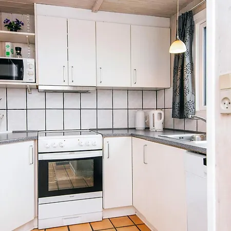 Family Fun By The Sea - By Traum Nordborg