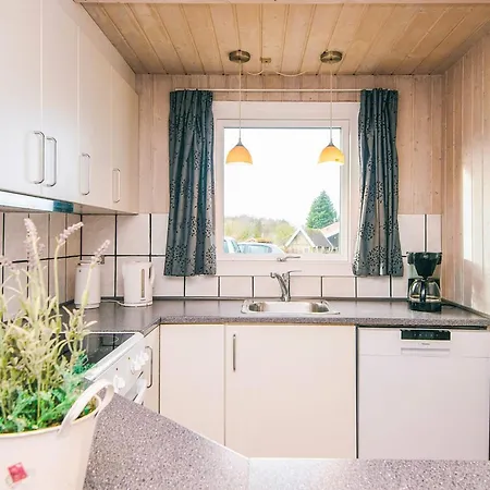 Family Fun By The Sea - By Traum *