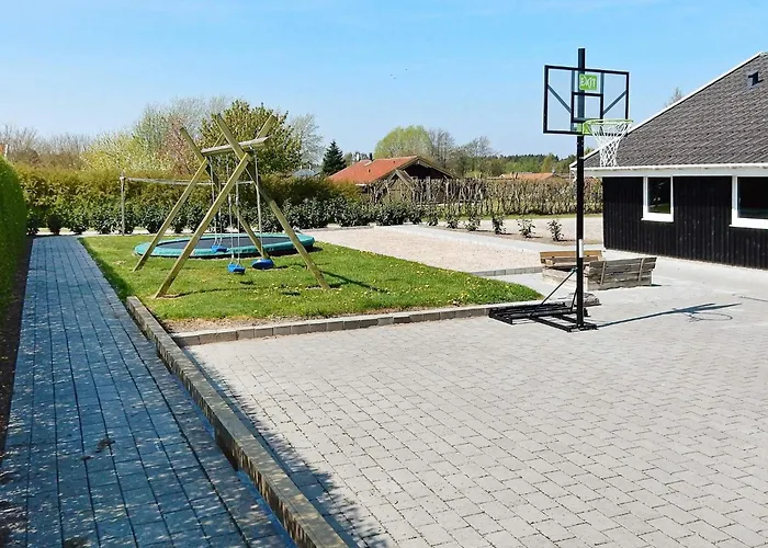 Family Fun By The Sea - By Traum Nordborg