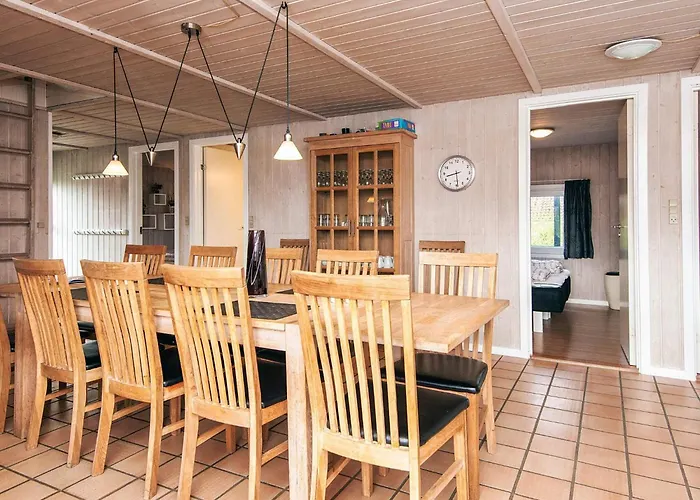 Family Fun By The Sea - By Traum *