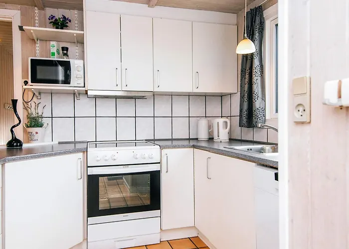 Family Fun By The Sea - By Traum Nordborg