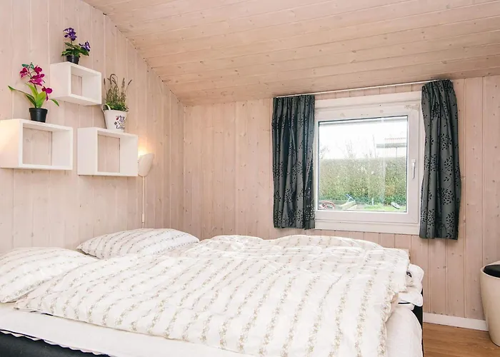 Family Fun By The Sea - By Traum *