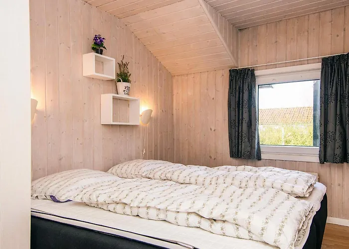 Family Fun By The Sea - By Traum Nordborg