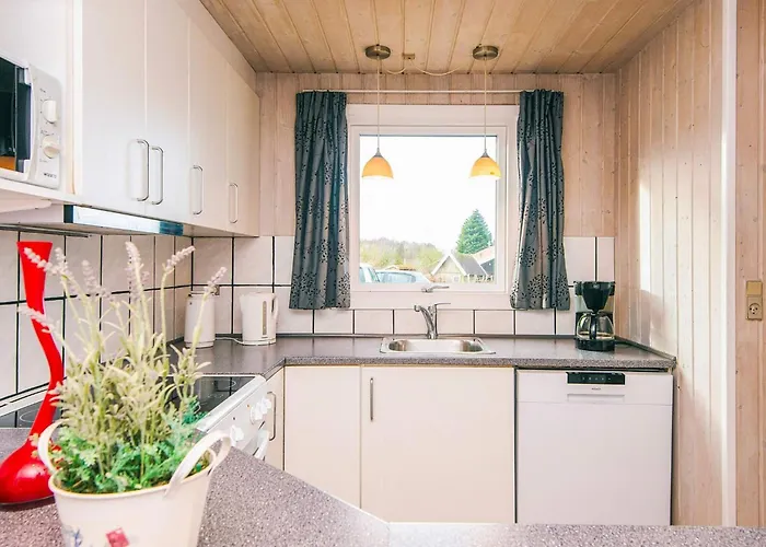 Family Fun By The Sea - By Traum *